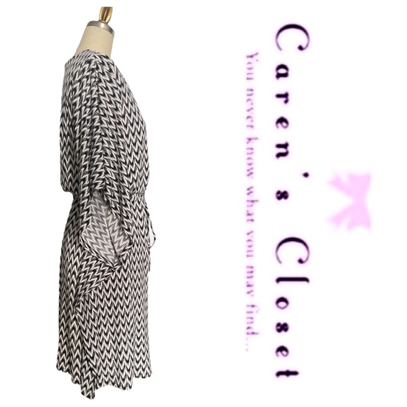 Calvin Klein Black & White Chevron Print Butterfly Sleeve Dress / Tunic. - Picture 4 of 6
